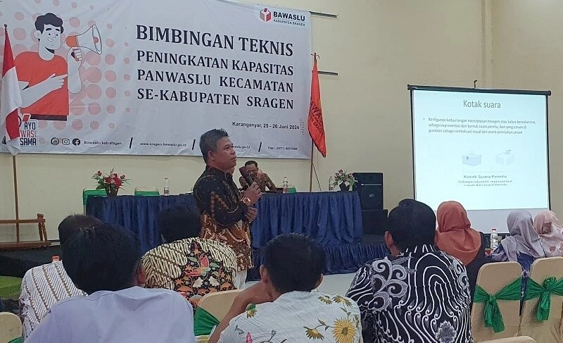 Surakarta Daily | Bimtek Panwaslu Kecamatan, Ketua Bawaslu Sragen: Loyal Pangkal Jaya