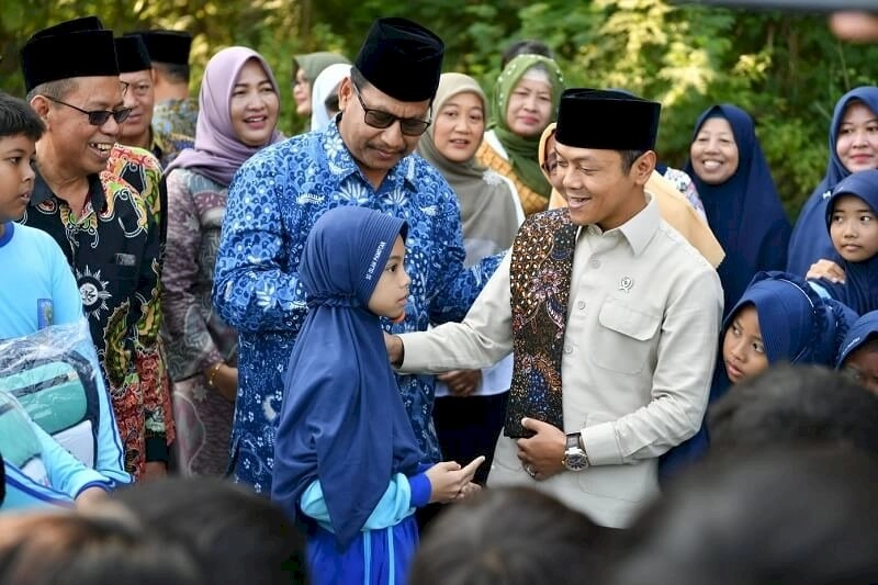 Surakarta Daily | Melukis Aura UMS di Pamotan Rembang