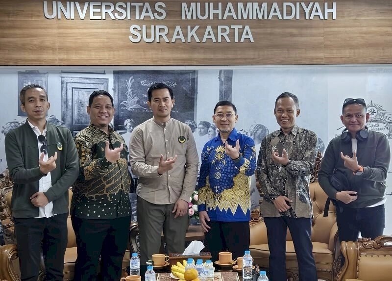 Surakarta Daily | Memuliakan Diri dengan Ilmu Pengetahuan