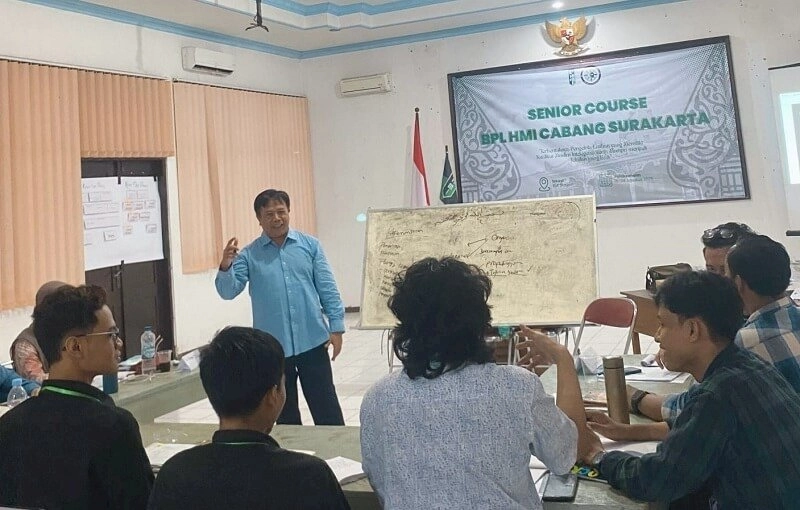 Surakarta Daily | Senior Course HMI Surakarta, Nyuwardi Terus Pupuk Kaderisasi Kepemimpinan